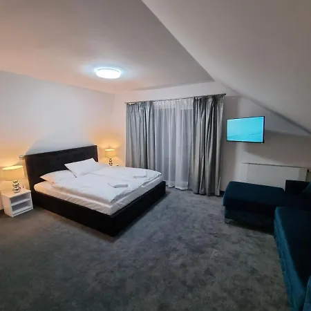 בית הארחה Snow Queen שצ'קלארסקה פוראובה