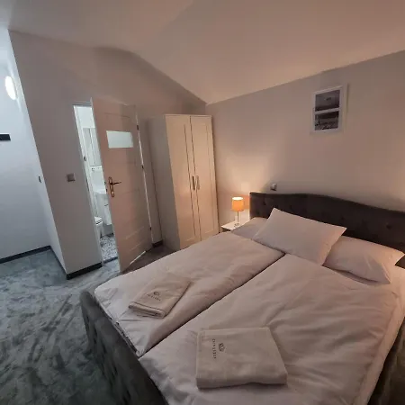 Snow Queen שצ'קלארסקה פוראובה