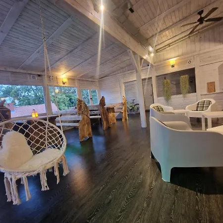 Snow Queen בית הארחה